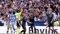 Un partido de sanción a Dejan Huijsen tras su expulsión en Anoeta