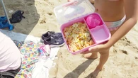 Carne empanada, ensalada de pasta y bocadillos: se busca el menú playero definitivo