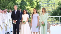Los Reyes reciben una gran ovación al subir al altar de la misa de Cibeles con el Papa León XIV