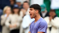 Carlos Alcaraz reacciona a tiempo ante Francisco Cerúndolo en su debut en Montecarlo