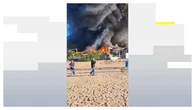 Video: Un aparatoso incendio calcina un restaurante recién reformado en La Manga, Murcia