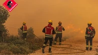 Última hora de los incendios activos en directo: El fuego en La Torre de Esteban Hambrán baja a nivel 0 y Extremadura pide ayuda para localizar al pirómano responsable de Valdecaballeros