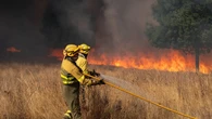 Última hora del incendio de León, en directo: El fuego arrasa Las Médulas y obliga a desalojar a más de 1.400 personas en El Bierzo
