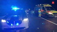 Mueren un joven de 25 años embestido por un coche tras chocar contra un camión en El Molar, Madrid