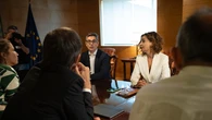 Montero insinúa sabotaje en los trenes y señala a las operadoras privadas en pleno silencio de Puente