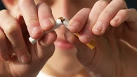 Adiós al cigarro en terrazas, parques o de fiesta: estos son los nuevos espacios donde estará prohibido fumar