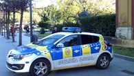 Investigan a policías en Sevilla por quedarse con camisetas de fútbol decomisadas en operativos