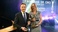 El anuncio de Matías Prats al recibir la Antena Extraordinaria y el premio a Susanna Griso en una noche dorada para Antena 3