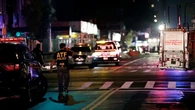 Despiden a un agente tras tirar al suelo a una mujer inmigrante en el edificio federal de Nueva York