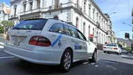 Detenidos por agredir sexualmente a dos jóvenes que estaban esperando un taxi de madrugada