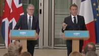 Reino Unido y Francia pactan un intercambio de migrantes para frenar las travesías por el Canal de la Mancha