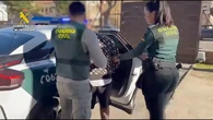 En la bodega y repartido en fardos de entre 25 y 30 kilos, así se escondía el alijo de cocaína intervenido que podría marcar un récord