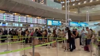 Indignación entre los pasajeros en el aeropuerto de Tenerife: 35 vuelos desviados y más de una decena cancelados