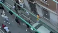 Nueva batalla campal en La Barceloneta: vecinos y okupas se enfrentan por los robos y la inseguridad