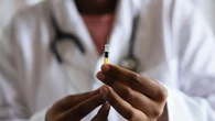 Galicia comienza a vacunar frente al virus del papiloma a la población masculina de menos de 21 años