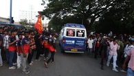 Al menos 11 muertos y 33 heridos en una avalancha durante una celebración en el exterior de un estadio de cricket en la ciudad india de Bengaluru