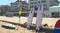 Tablas de surf para salvar vidas en la playa de Zarauz