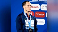 Dennis González hace historia en el Mundial de Singapur: primer hombre en subir al podio