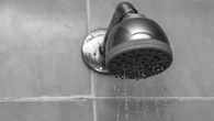 El ayuntamiento coruñés de Ares pide a sus vecinos duchas de menos de 5 minutos y reducir las lavadoras para tratar de ahorrar