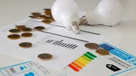 Los consumidores con tarifa regulada verán incrementada su factura una media de 3 euros a causa del apagón