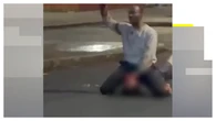 Duras imágenes: un hombre intenta degollar a otro en plena calle y desata el caos