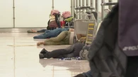 El equipo de Antena 3 Noticias vuelve a Barajas: así está la situación de los sin hogar dos meses después