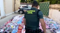 Golpe al mercado negro de venta de camisetas en Sanfermines: La Guardia Civil decomisa 1000 prensas en un peaje
