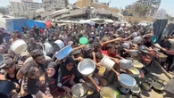 La ONU alerta de la hambruna en Gaza mientras que solo 37 de los 130 camiones con provisiones han llegado a su destino