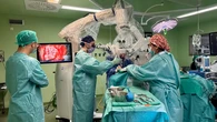 El Hospital Doctor Balmis incorpora un nuevo modelo de microscopio quirúrgico robótico pionero en España para cirugía craneal