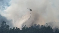 El incendio de A Coruña calcina ya 350 hectáreas, aunque evoluciona favorablemente y no hay desalojados