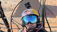 Horacio Llorens cumple su gran sueño: volar con su parapente sobre lugares icónicos de Egipto