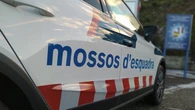 Los Mossos disparan tras ser embestidos por un coche robado en Badalona