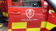 Gran incendio en una nave industrial de Vélez-Málaga: dos personas han resultado heridas