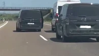 Detenidos dos aficionados de la Real Sociedad por tratar de sacar de la carretera una autocaravana con hinchas del Atlético