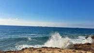 Un menor muerto y dos en estado crítico cuando se bañaban en una playa en Tarragona
