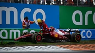 La bajada a los infiernos de Hamilton en Ferrari: cero podios, cinco de Leclerc y un terrible 11-2 en carrera