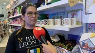 Vegueta se prepara para recibir al Papa: “Hemos tenido que pedir los bolsos varias veces porque se agotan”