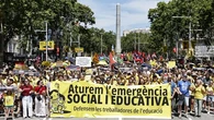Miles de docentes y familias salen a la calle en Madrid y Barcelona en defensa de la educación pública