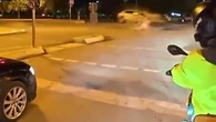 VÍDEO: El momento en el que dos coches colisionan provocando un incendio y dejando cuatro personas heridas