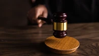 Acepta 48 años de cárcel por violar a 2 sobrinos bebés y compartir vídeos de la agresión