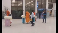 Detienen en el aeropuerto a 22 monjes budistas con más de 100 kilos de cannabis ocultos en el equipaje