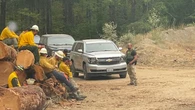 Agentes federales de Inmigración detienen a dos bomberos durante un incendio forestal