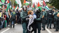 Nueva jornada de tensión en La Vuelta a su paso por Galicia: los manifestantes han conseguido parar la competición
