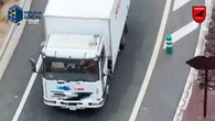 Infracciones a vista de dron: un vídeo alera sobre las distracciones al volante más impactantes