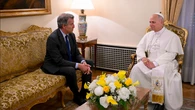 Feijóo se reúne con el papa León XIV y reivindica ante él las raíces cristianas de España