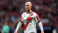 Isi Palazón bromea con un aficionado del Sevilla y desata la respuesta de Cruzcampo