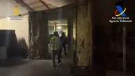 Liberan a 18 trabajadores de fábricas ilegales de tabaco en condiciones infrahumanas en Málaga y Córdoba