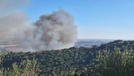 Activan la fase de emergencia y desalojan varias viviendas por un incendio en Córdoba próximo a la capital