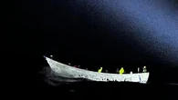Detenidos 16 ocupantes del cayuco rescatado al sur de Canarias en el que murieron decenas de personas
