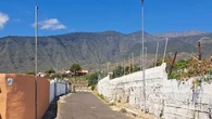 Vídeo: pierde una rueda en mitad de un tramo de rally en Tenerife y conduce unos metros en sentido contrario